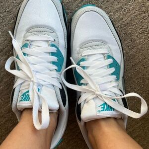 Nike Air Max 90 Sneakers